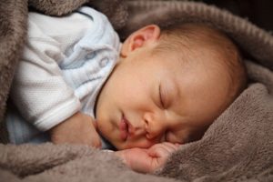 Read more about the article Inilah 5 Cara Menenangkan Bayi Menangis